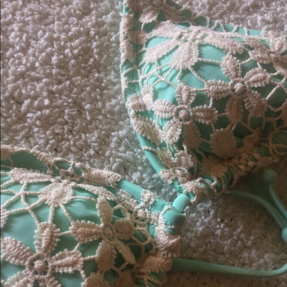 *SOLD* NWOT Xhilaration | Floral Swimsuit
